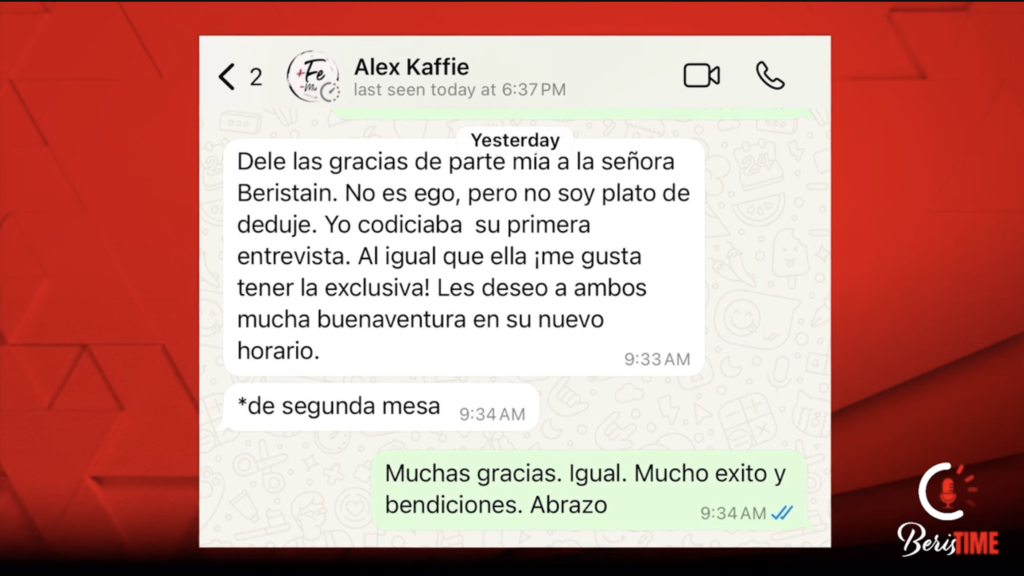 Captura de pantalla de una conversación de WhatsApp entre Alex Kaffie y Elisa Beristain. Kaffie menciona que "no es plato de segunda mesa" y que codiciaba la primera entrevista de Elisa. La imagen tiene un fondo rojo con el logo de Beristime en la esquina inferior derecha.