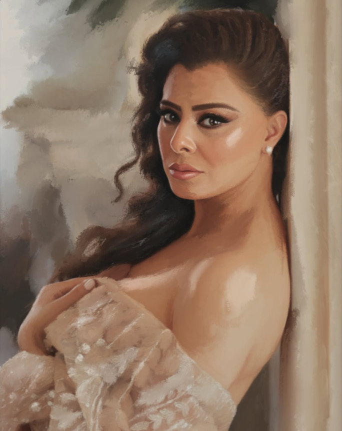 Yadhira Carrillo posa en un retrato elegante con look natural y mirada firme