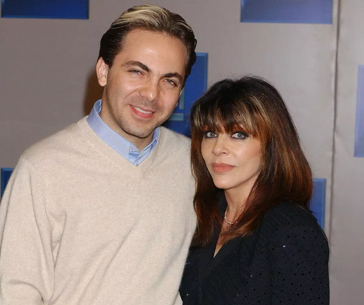 Cristian Castro y Verónica Castro, durante un evento público. Crédito: Getty Images
