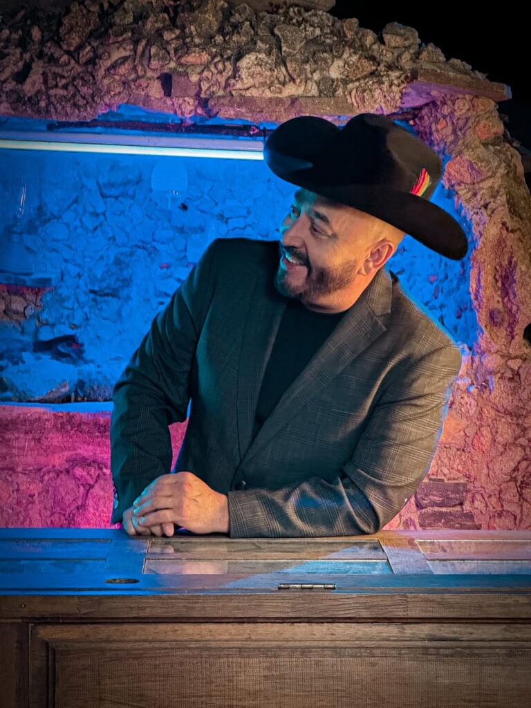 Lupillo Rivera indigna a las redes: Publica fotos sensibles de los restos de Jenni Rivera