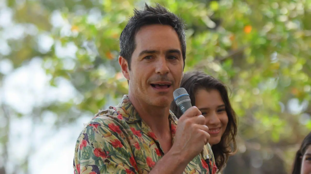 Mauricio Ochmann es denunciado por amenazas y despojo a una abuelita en Morelos