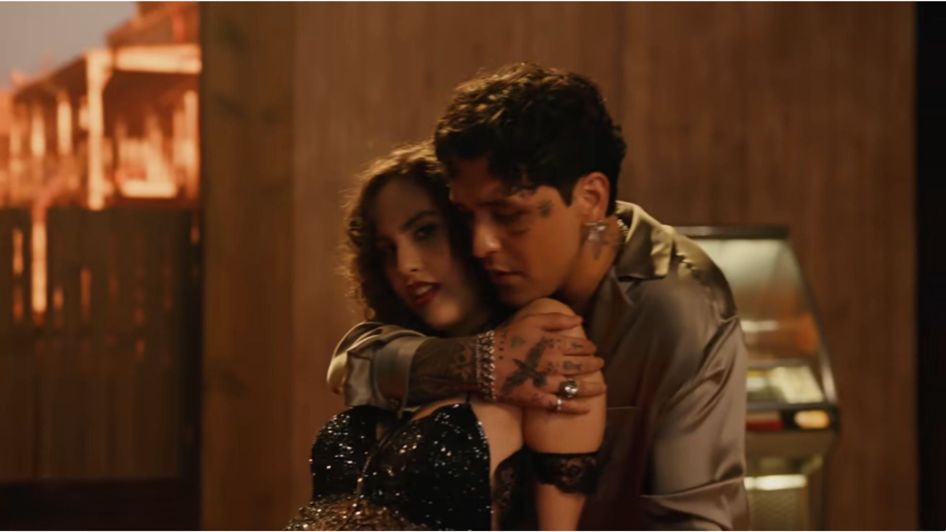 Cantante Estevie y Christian Nodal juntos en un evento público 2026