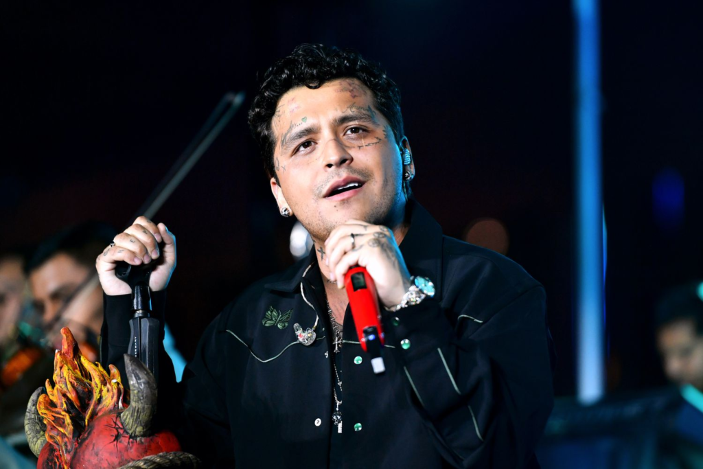 ¿Rebelión o marketing? Christian Nodal borra su Instagram y renace como «El Forajido»