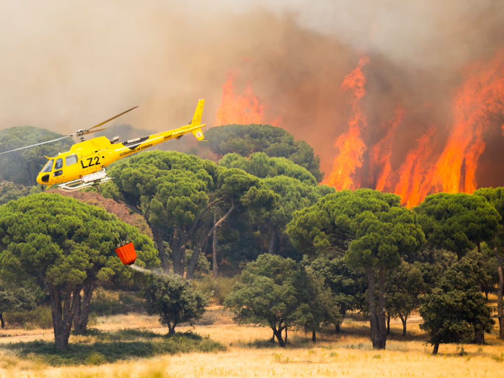 Megaincendio en la Sierra Oeste de Madrid: Un fallo vehicular desata una catástrofe que amenaza al sur de Europa